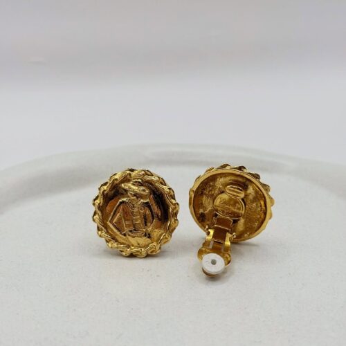 583157100_17890374972380855_9098387516604389304_n Pozłacane klipsy Chanel